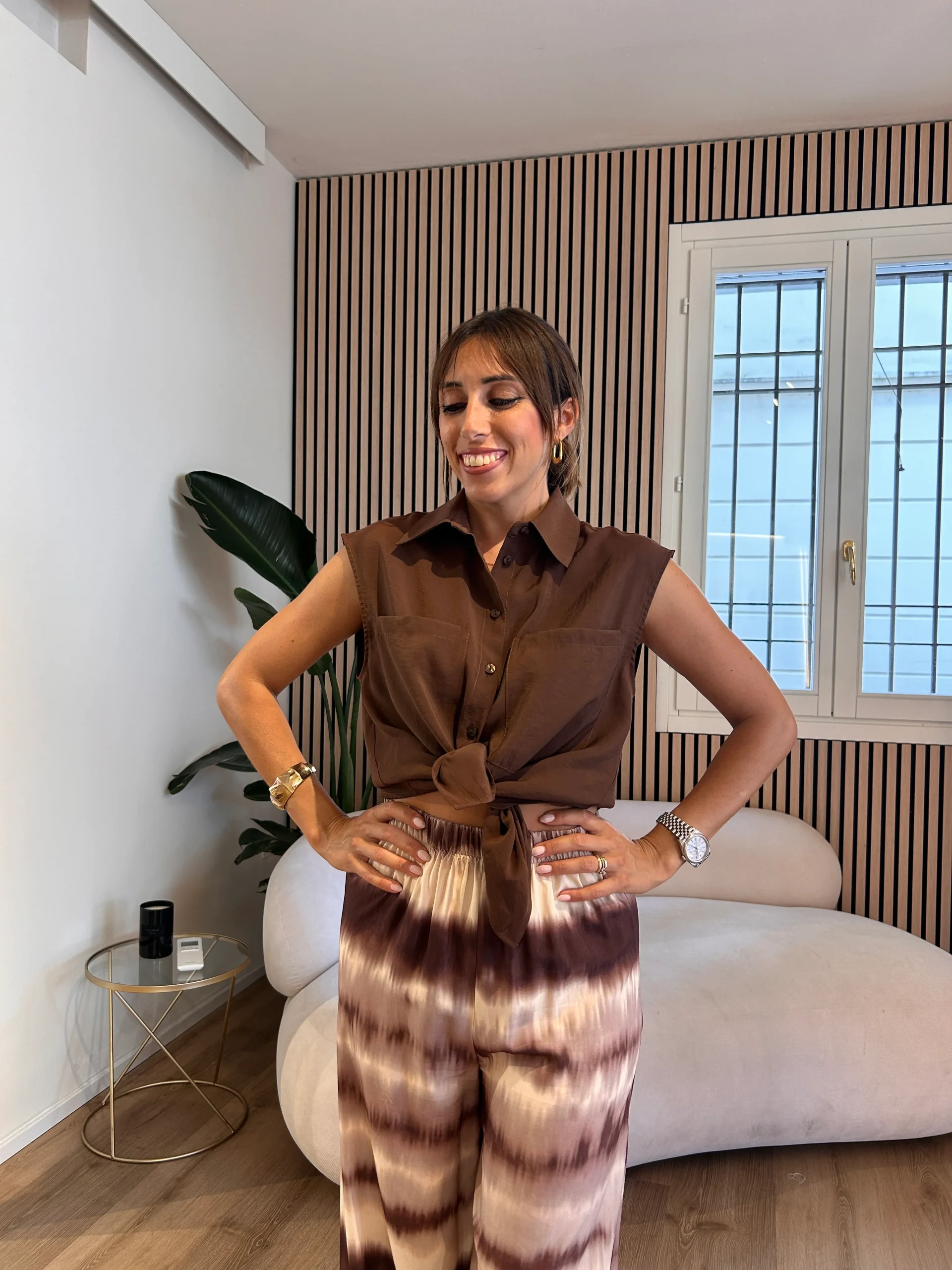 Camicia smanicata cioccolato - immagine 4