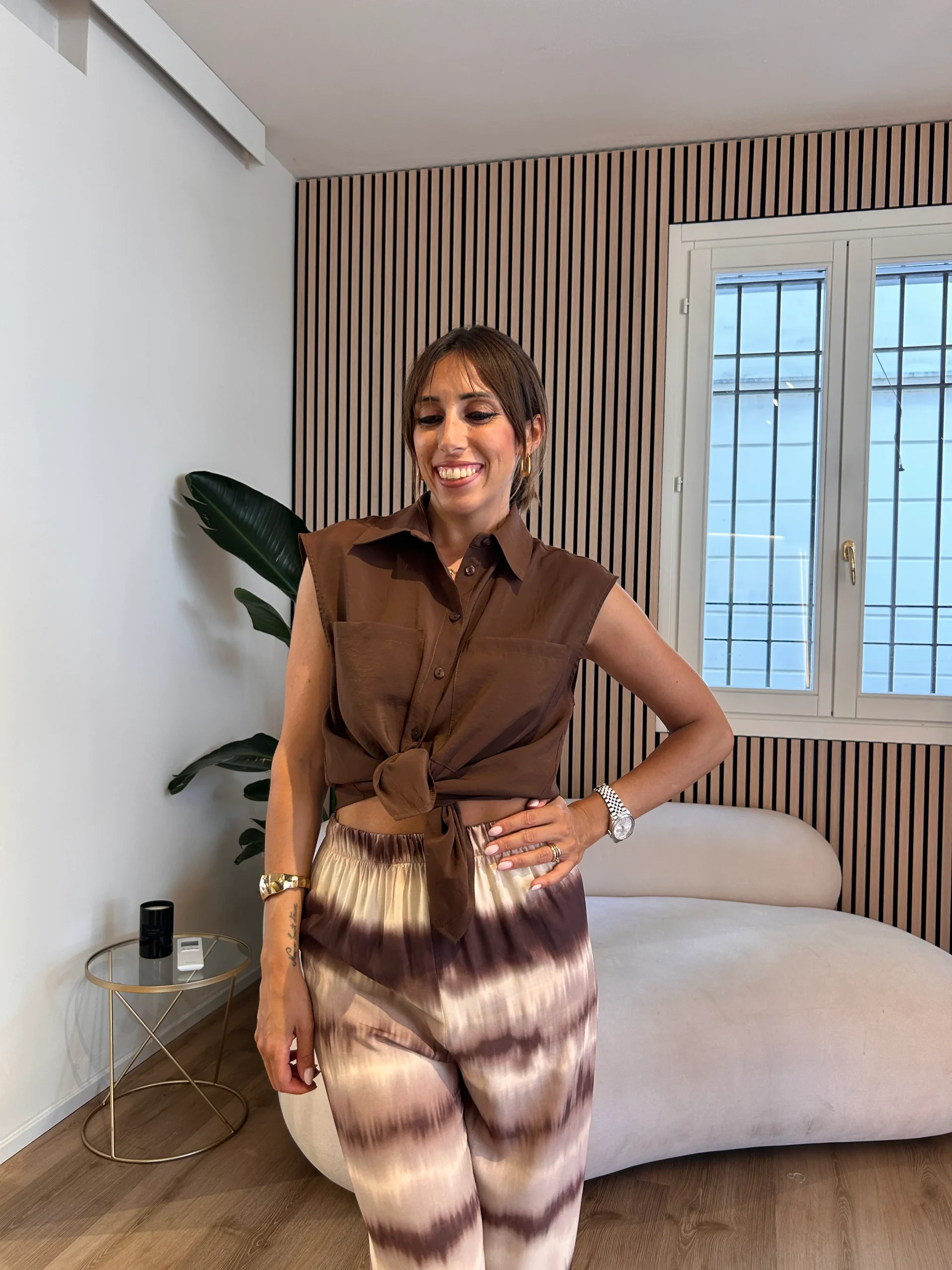 Camicia smanicata cioccolato - immagine 5