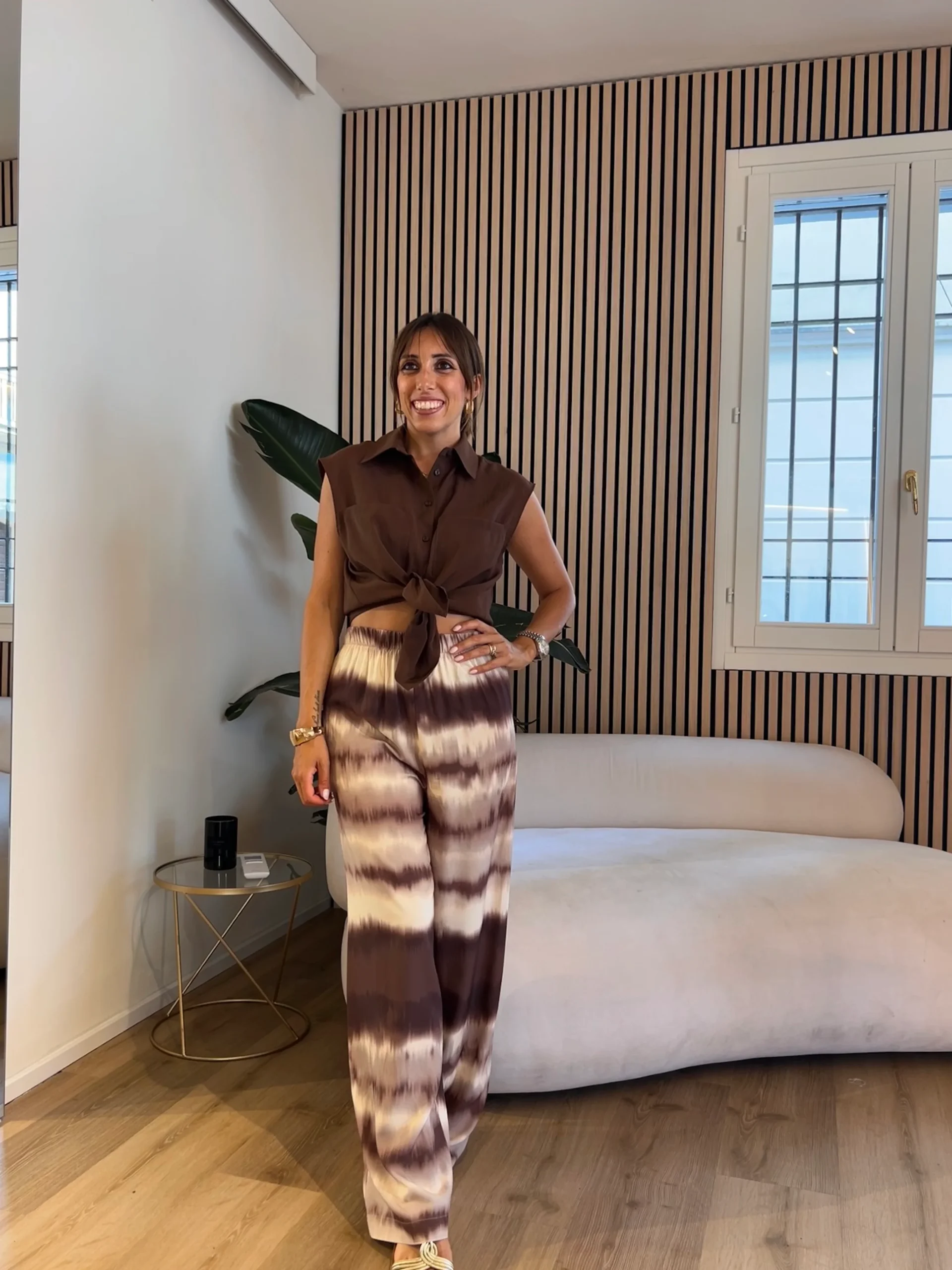 Camicia smanicata cioccolato - immagine 3