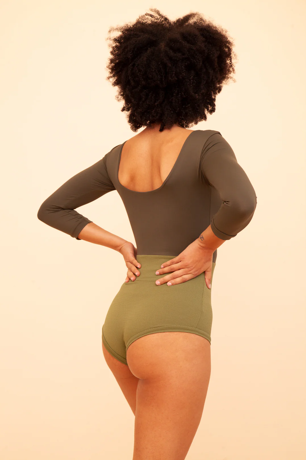 Mezzaluna – Costume da surf Intero - immagine 9