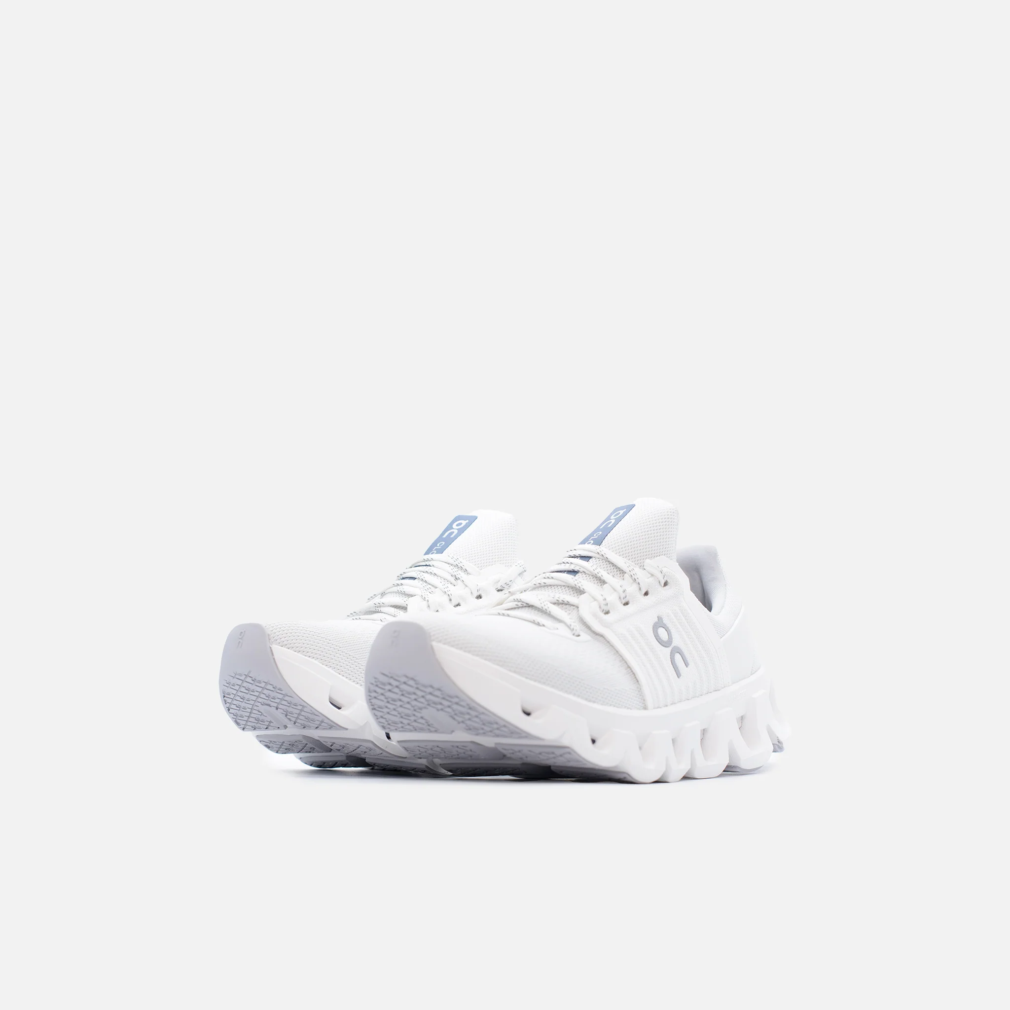 ON SNEAKERS CLOUDSWIFT 4 AD - immagine 3
