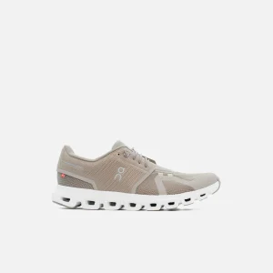 ON SNEAKERS CLOUD 6